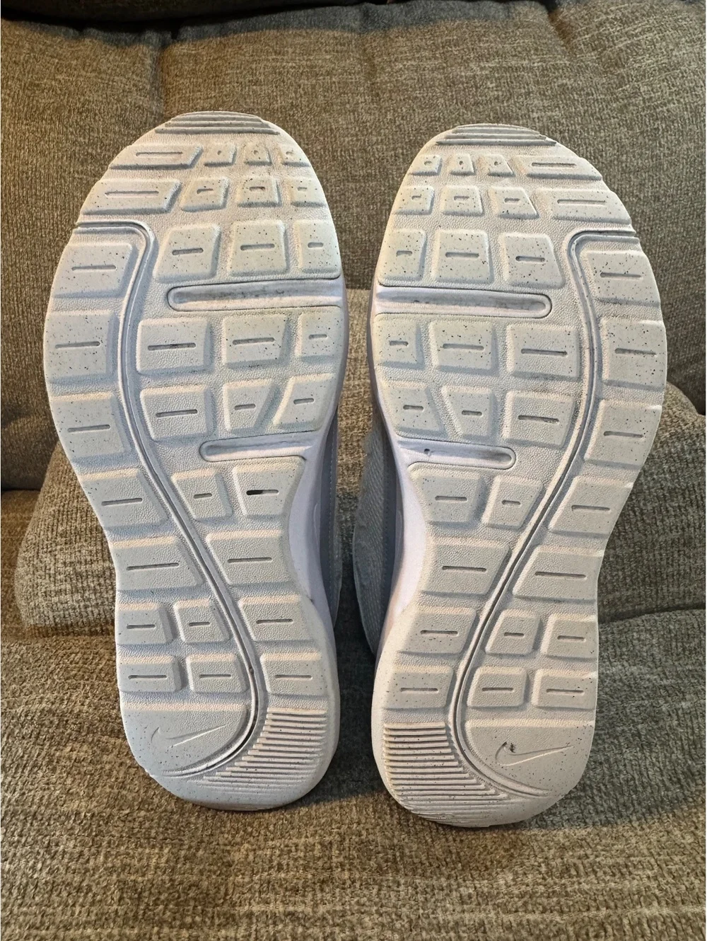 Nike Air Max AP White Pure Platinum Metallic Silver Sneakers Women's Size 9